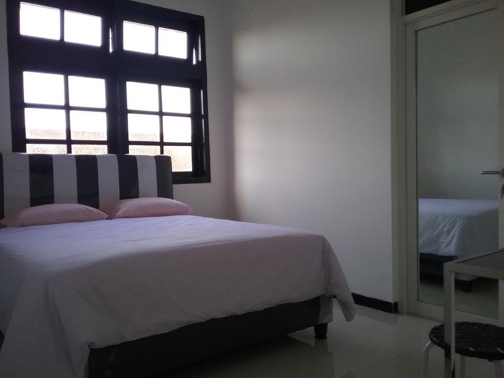 Mess Inn Semarang Cameră foto