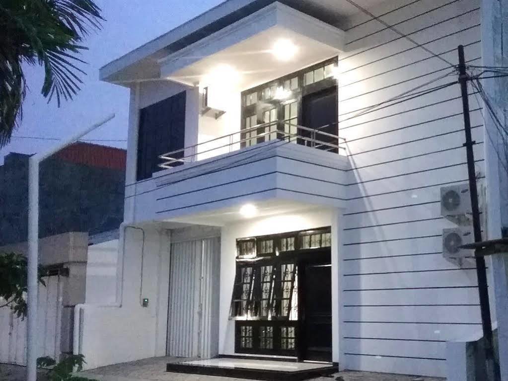 Mess Inn Semarang Exterior foto